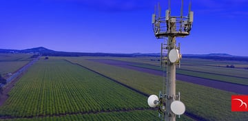 Delivering 10 Gbps mmWave Backhaul on Rural Monopoles with Auto-Aligning Solution