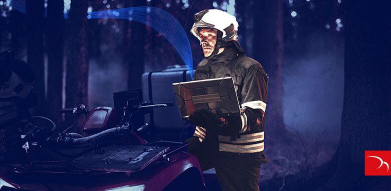 Nomadic Networks: Wireless Connectivity for Defense and Public Safety Field Operations